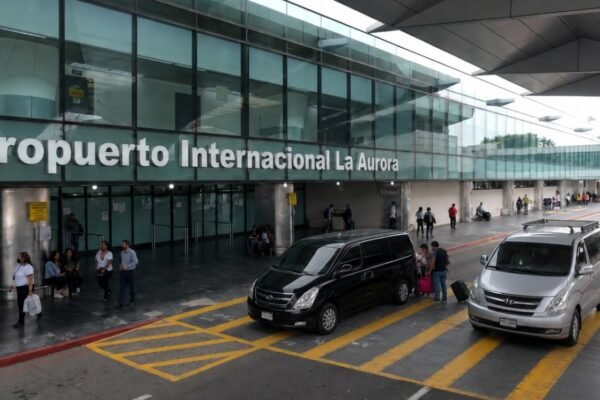 Traslado privado desde el aeropuerto a Antigua Guatemala.